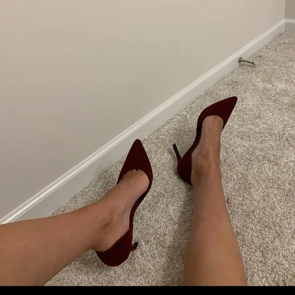 Burgundy Heels Sz 8/8.5 - Picture 4 of 4